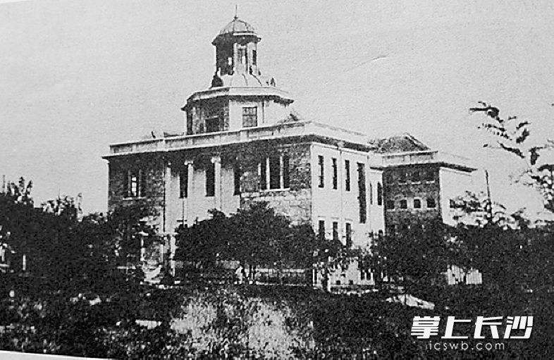 湖南大学图书馆(湖南大学图书馆照片)