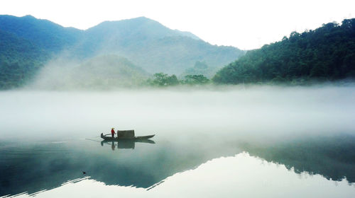 东江湖，探寻商机，挖掘赚钱之道