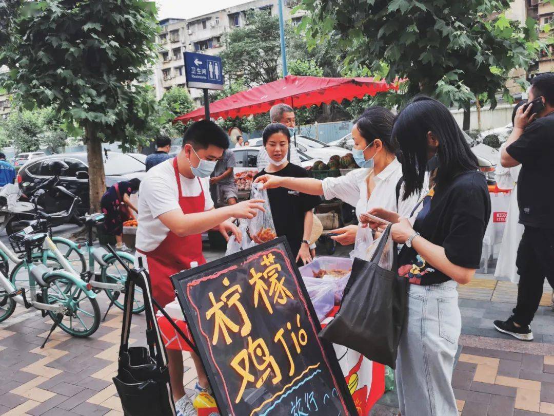 摆摊创业秘籍，如何选择简单又赚钱的生意？