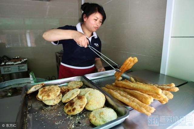 早餐创业新思路，视频展示早餐制作过程，轻松赚钱！