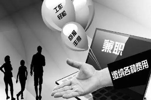  小伙为了钱做什么兼职赚钱？揭示当代年轻人的奋斗与选择