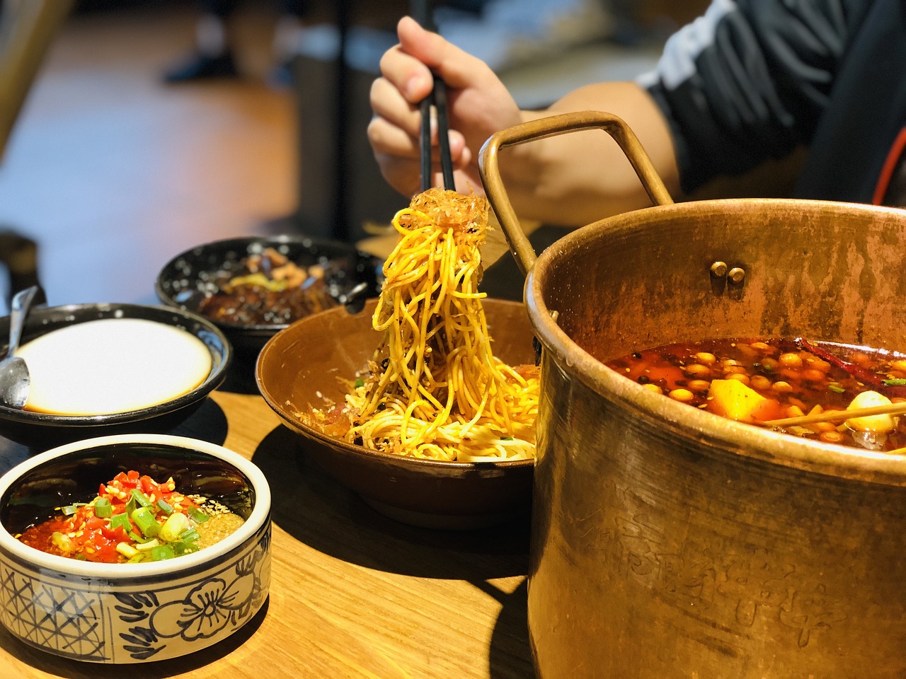 贵州川味串串摆摊怎么加盟（川串串加盟费用）