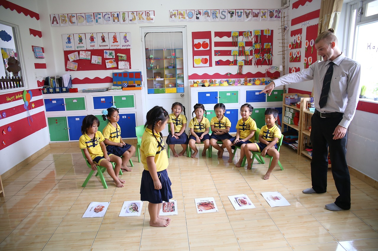 小孩击剑馆加盟方案怎么样（小孩子击剑的利弊）