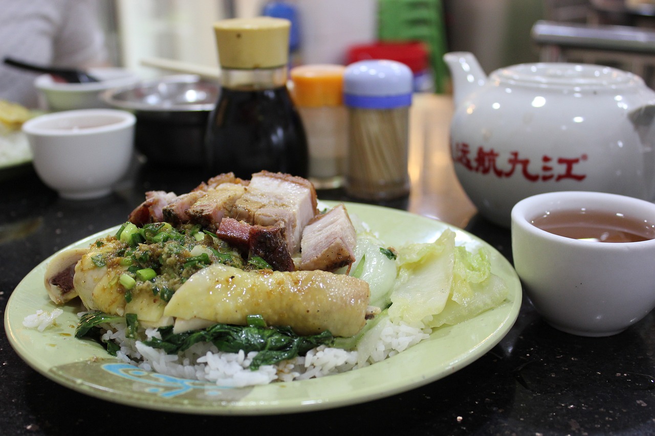 丹东黄焖鸡米饭加盟项目，一个值得投资的餐饮热点